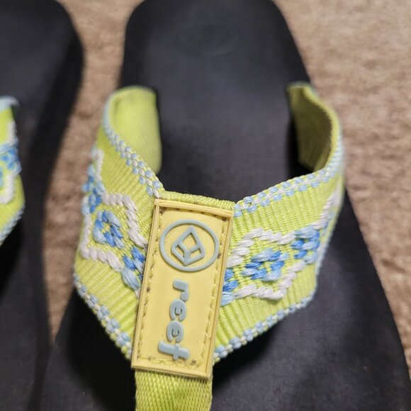 Women's Reef flip flops, size 7 - Picture 5 of 9